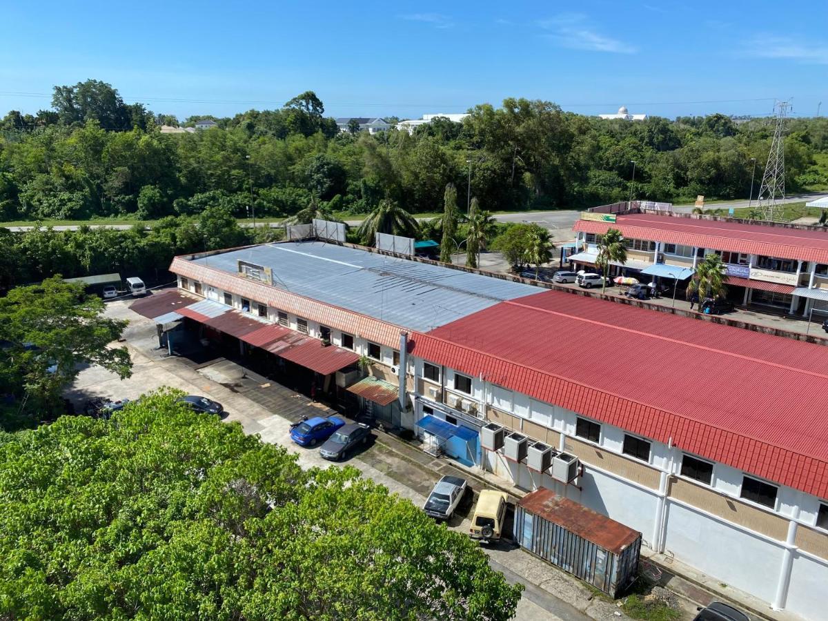The Lanes Hotel Tutong Exterior photo
